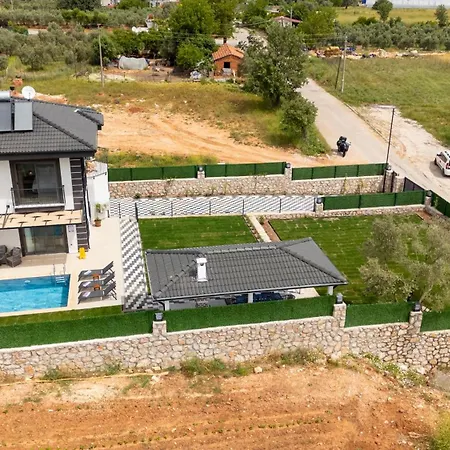 Βίλα Villaada'da *
